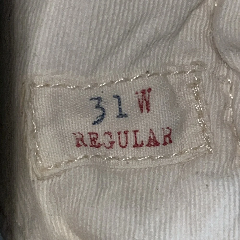 J Crew White Broken In Embroidered Scorpion Cut Off Bermuda Shorts Mens sz31 EUC